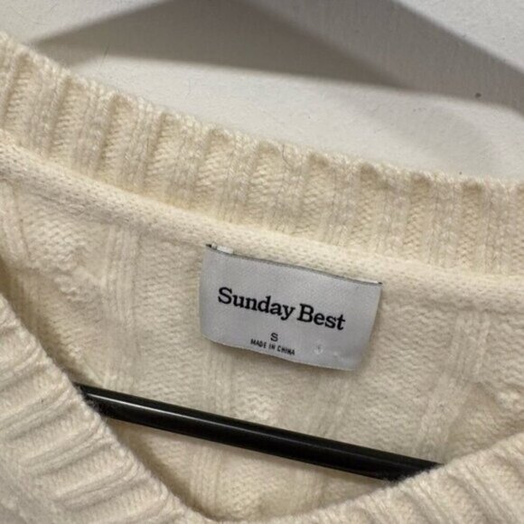 LIKE NEW-Aritzia Sunday Best Moss Sweater- small - Picture 4 of 7